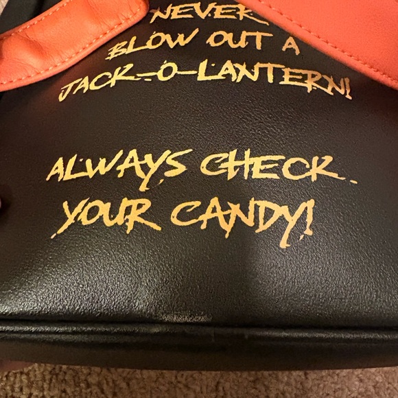 LOUNGEFLY TRICK 'R TREAT SAM & JACK O' LANTERN MINI BACKPACK GLOW IN THE DARK - Picture 8 of 12